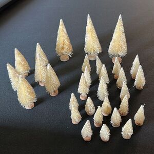 32 Vintage Look Bottlebrush Trees